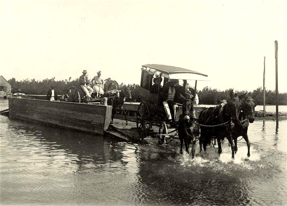 Pointe-à-Pitre.Un bac sur la rivière en 1900, transportant une carriole
