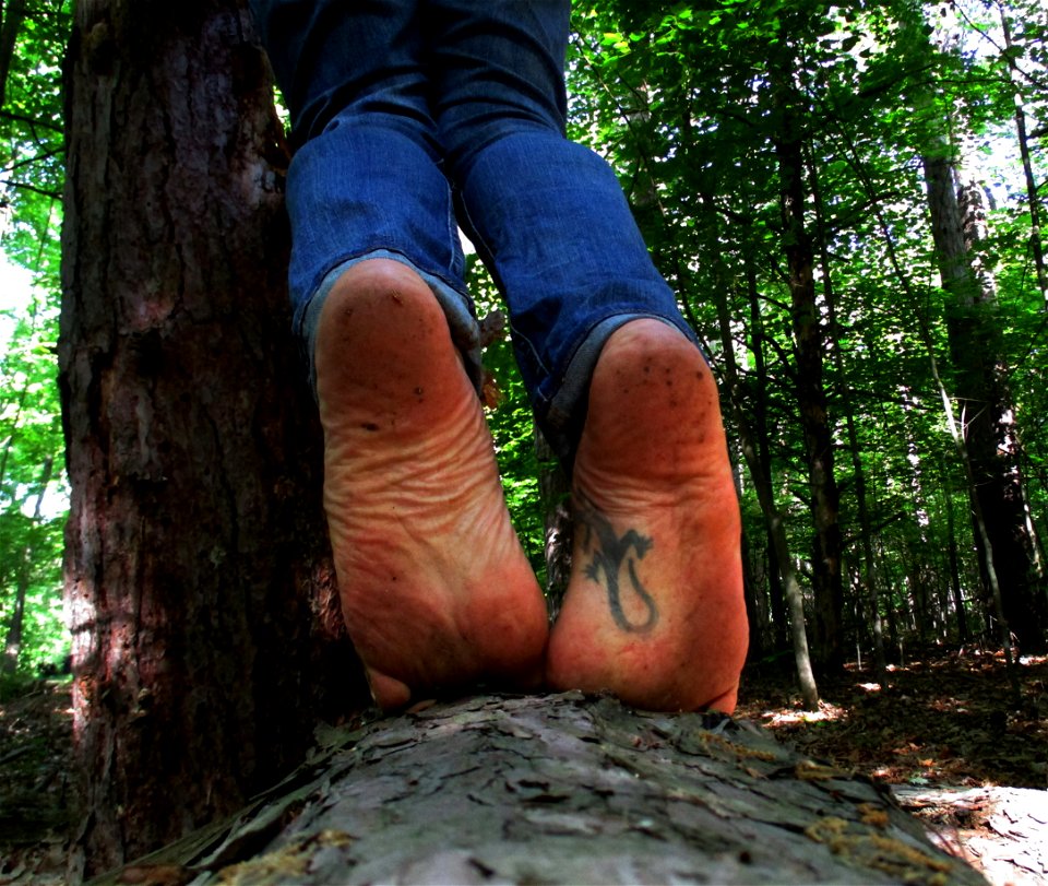 DIRTY MALE FEET