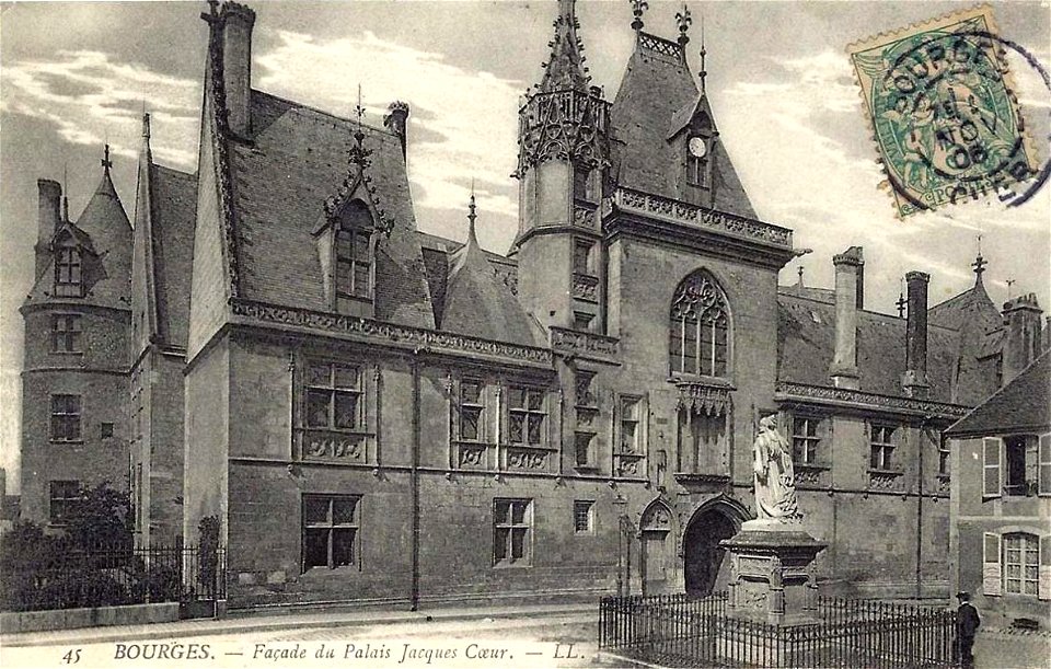 Bourges.Façade du Palais Jacques-Cœur