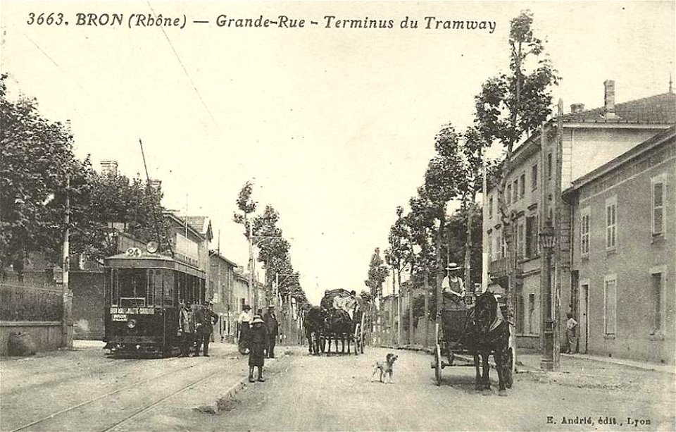 Bron-Rhône.Grande rue.Terminus du tramway