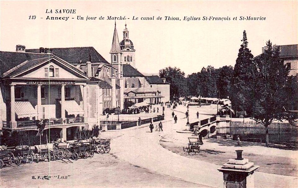 Annecy.Canal de Thiou.Églises Saint-François et Saint-Maurice