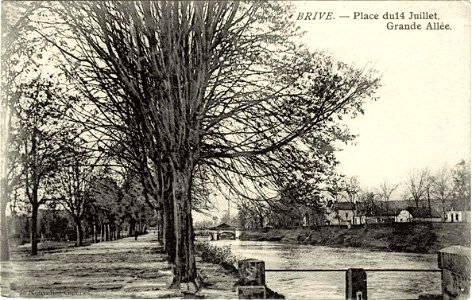 Brive-la-Gaillarde.Place du 14-Juillet, Grande Allée