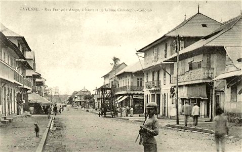 Cayenne.Rue François-Arago. rue Christophe-Colomb