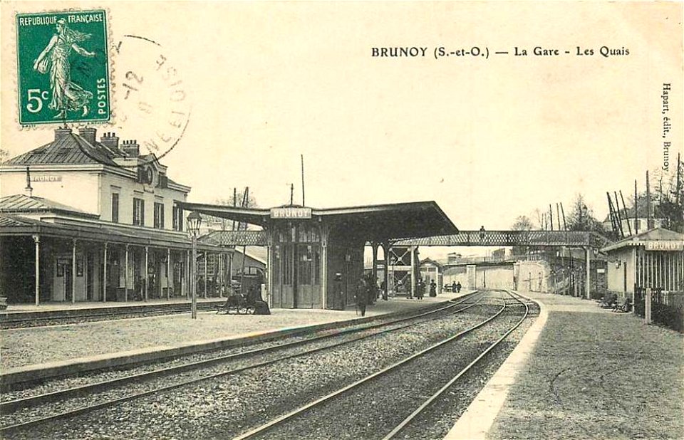 Brunoy.La gare et les quais