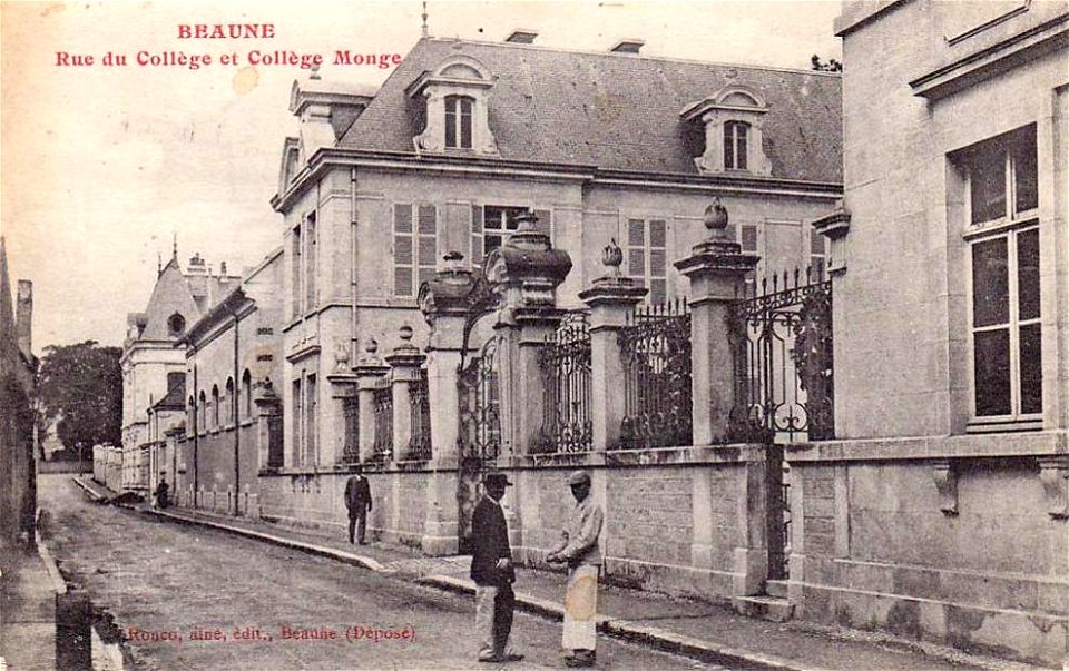 Beaune.Rue du Collège et collège Monge