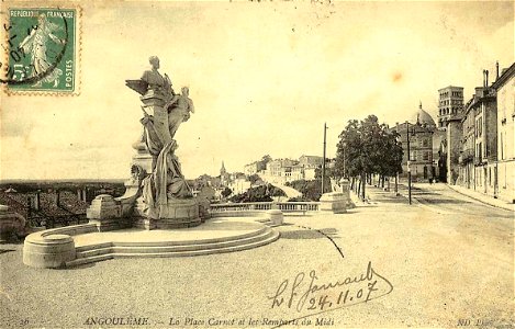 Angoulême.Place Carnot et remparts du Midi
