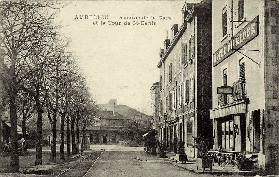 Ambérieu-en-Bugey.Avenue de la Gare.Tour Saint-Denis