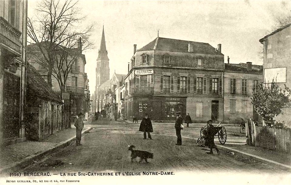 Bergerac.Rue Sainte-Catherine et église Notre-Dame de Bergerac