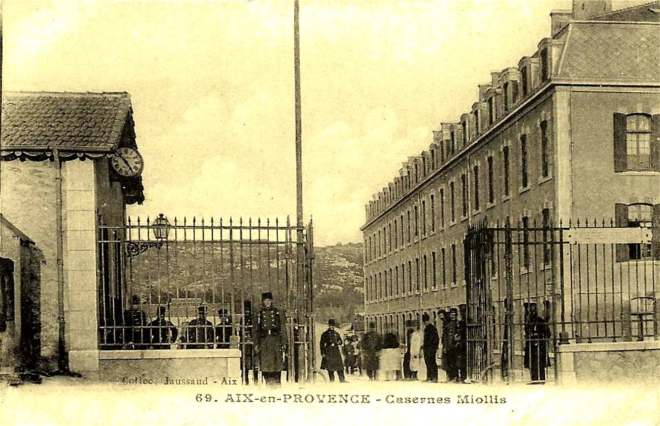 Aix-en-Provence.Caserne Miollis.1919