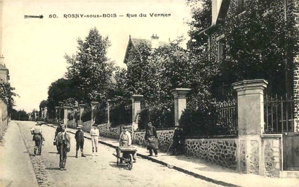 Rosny-sous-Bois.Rue du Verrier.Attroupement