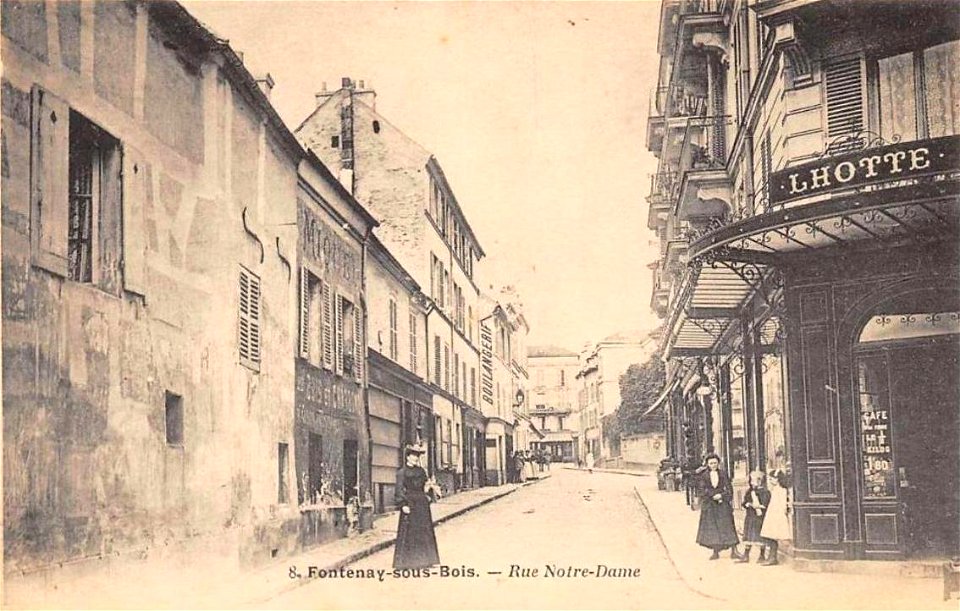 Fontenay-sous-Bois.Rue Notre-Dame.Passante