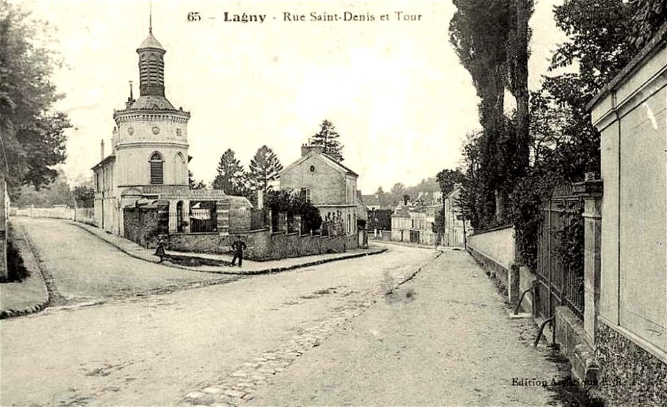 Lagny-sur-Marne.Rue Saint-Denis et tour