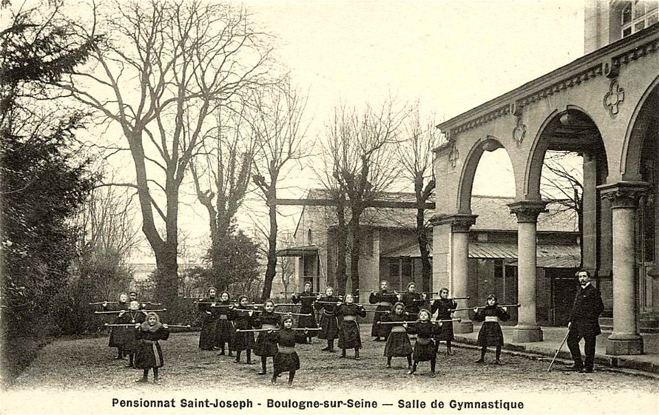 Boulogne-Billancourt.Pensionnait Saint-Joseph, salle de gymnastique