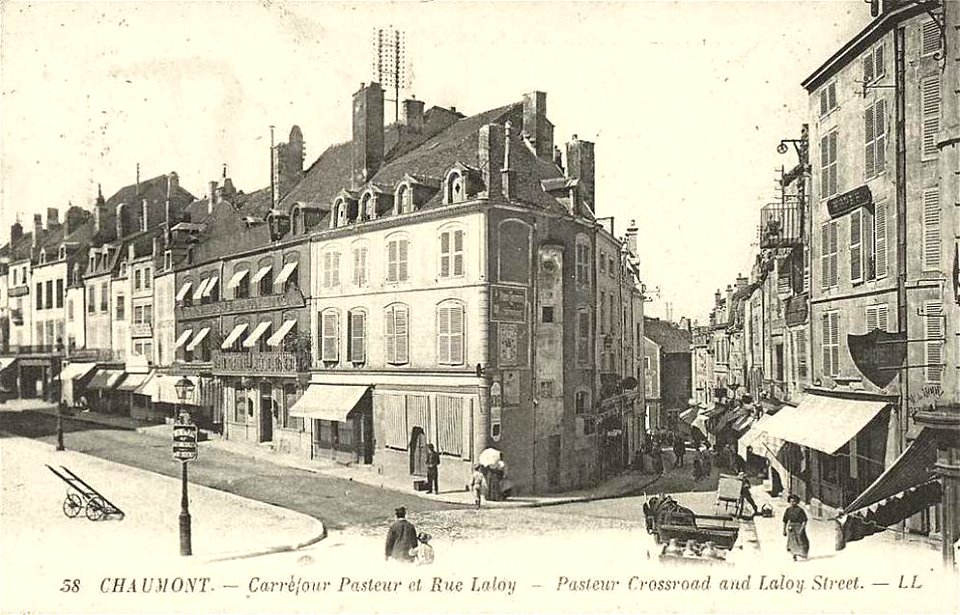 Chaumont-Haute-Marne.Carrefour Pasteur et rue Laloy