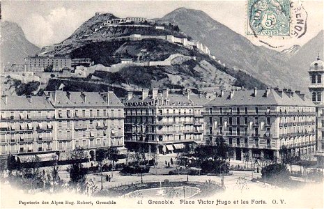 Grenoble.Place Victor-Hugo et les forts