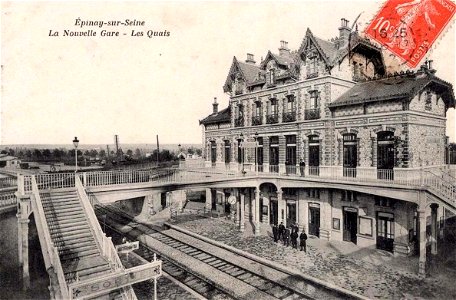 Épinay-sur-Seine.Nouvelle gare et les quais photo