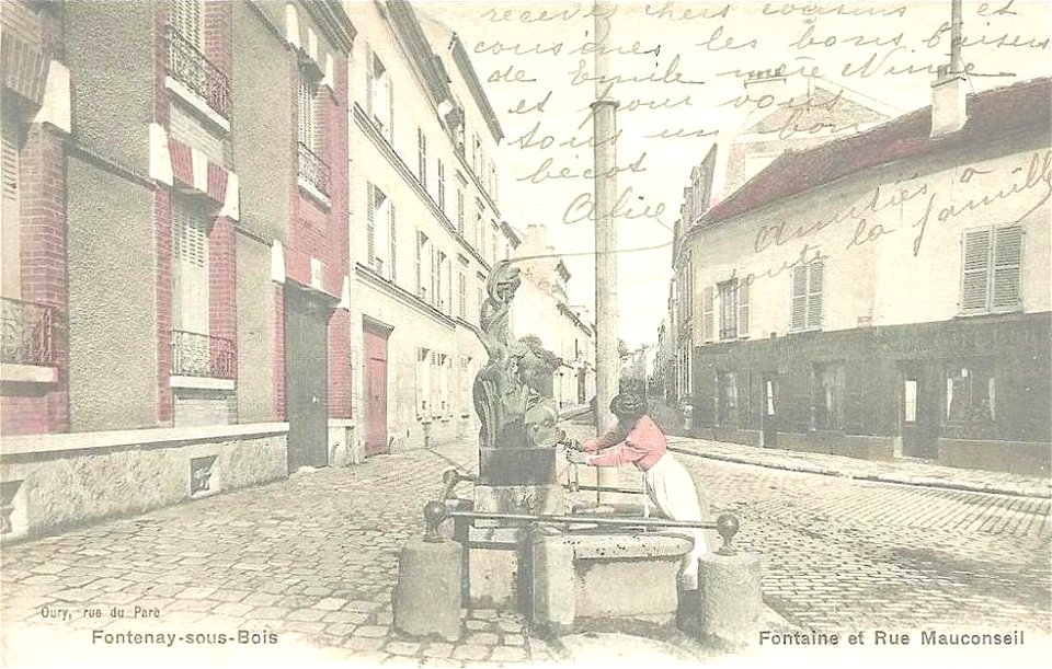 Fontenay-sous-Bois.Rue Mauconseil.Fontaine