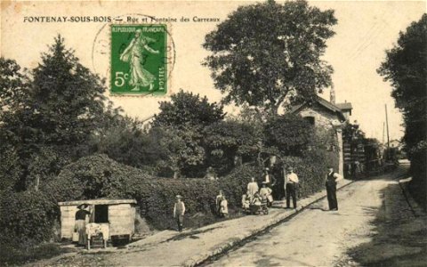 Fontenay-sous-Bois.Rue des Carreaux.Fontaine des Carreaux