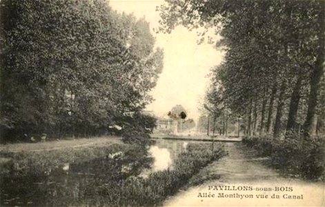 Pavillons-sous-Bois.Allée Monthyon.Vue du Canal de l'Ourcq