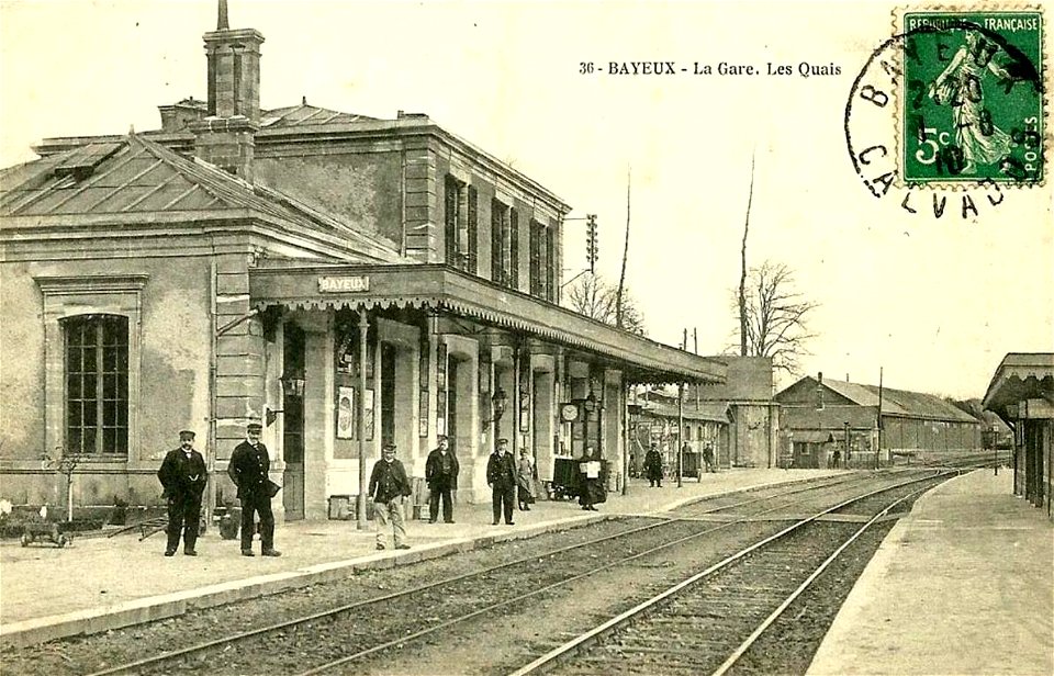 Bayeux.La gare et les quais