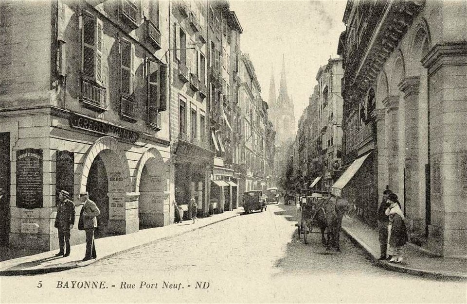 Bayonne.Rue Port-Neuf