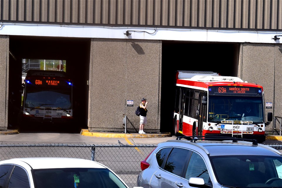 TTC Nova LFS 3562/3215 at Warden.