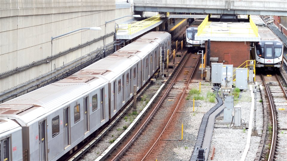 TTC Line1 TRs at Davisville. photo