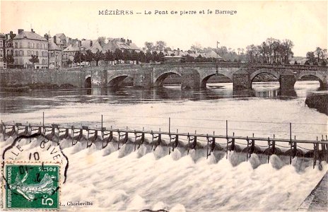 Charleville-Mezières.Pont de pierre et barrage