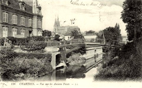 Chartres.Vue sur les Anciens-Fossés