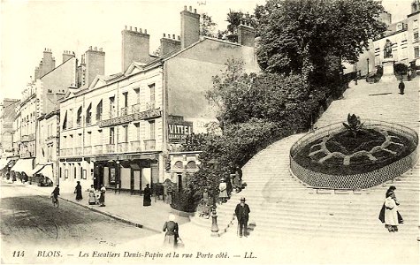 Blois.Les escaliers Denis-Papin et la rue Porte-Côte