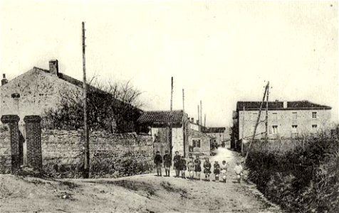 Aboën.Entrée du bourg