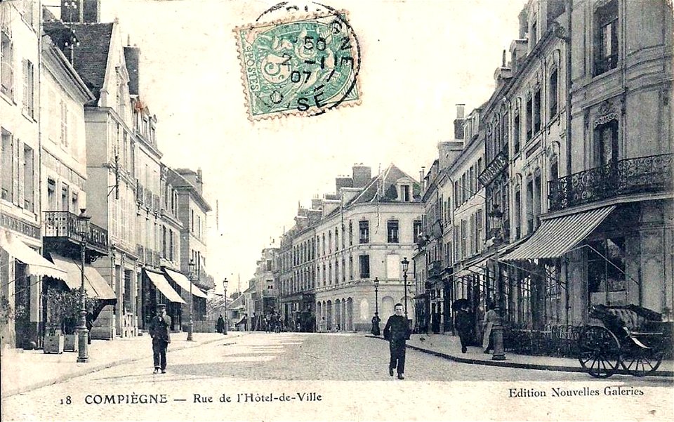 Compiègne.Rue de l'Hôtel-de-Ville avant 1907