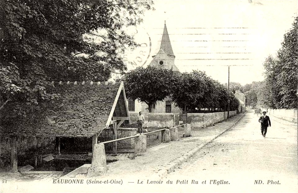 Eaubonne.Le lavoir du Petit-Ru et l'église
