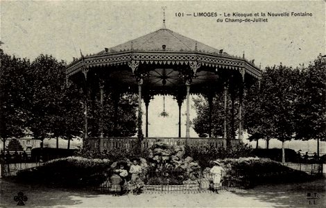 Limoges.Le kiosque et la nouvelle fontaine du champ de juillet