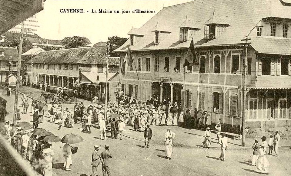 Cayenne.Mairie un jour d'Élections