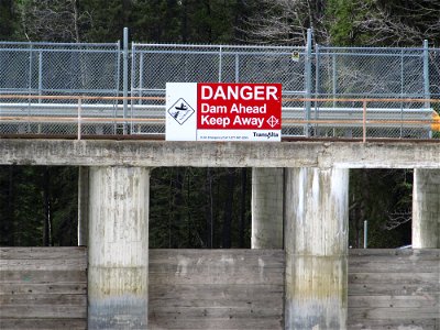 Dam Danger Signs