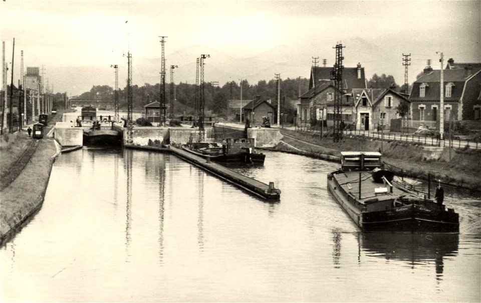 Chauny.Canal de Saint-Quentin.1959