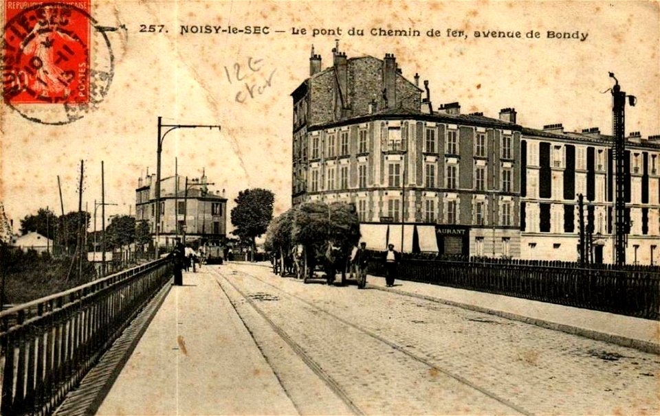 Noisy-le-Sec.Avenue de Bondy.Pont du Chemin de Fer
