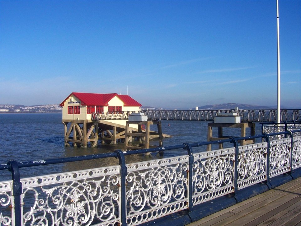 Mumbles Pier photo