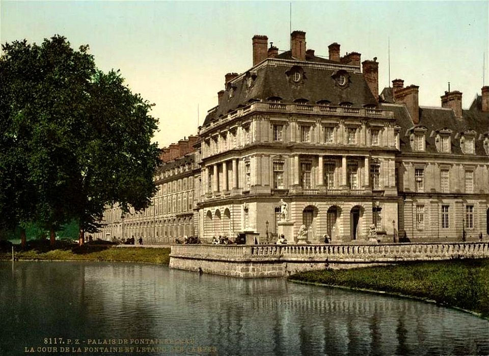 Fontainebleau.Palais de Fontainebleau.Fontaine et étang