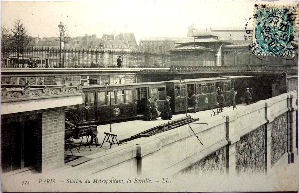 Paris.Station de métropolitain. La Bastille