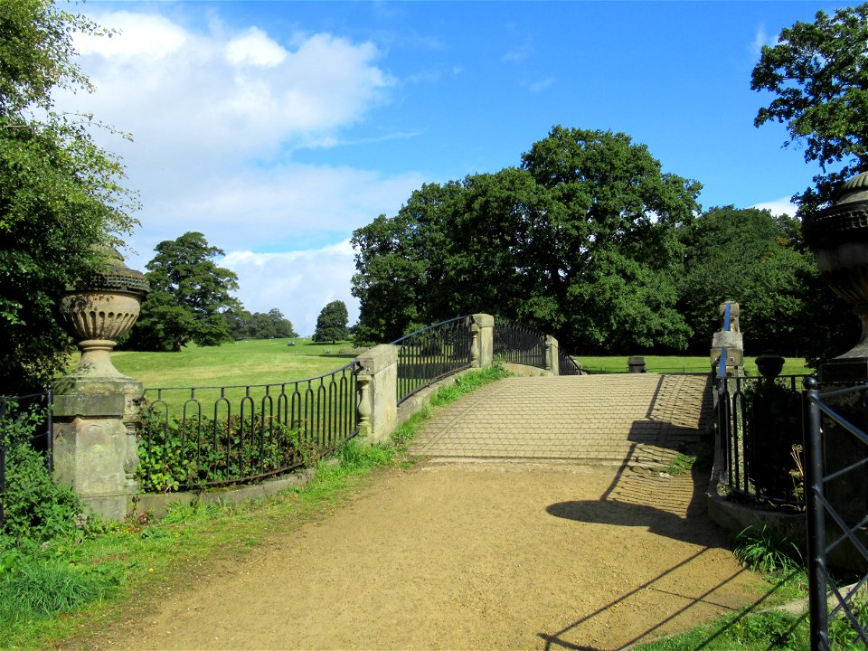 Yorkshire Sculpture Park photo