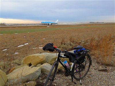 Chinook Arch, KLM Jet and my bike photo