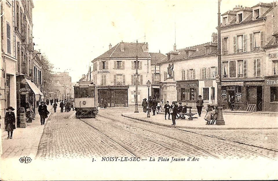 Noisy-le-Sec.Place Jeanne d'Arc