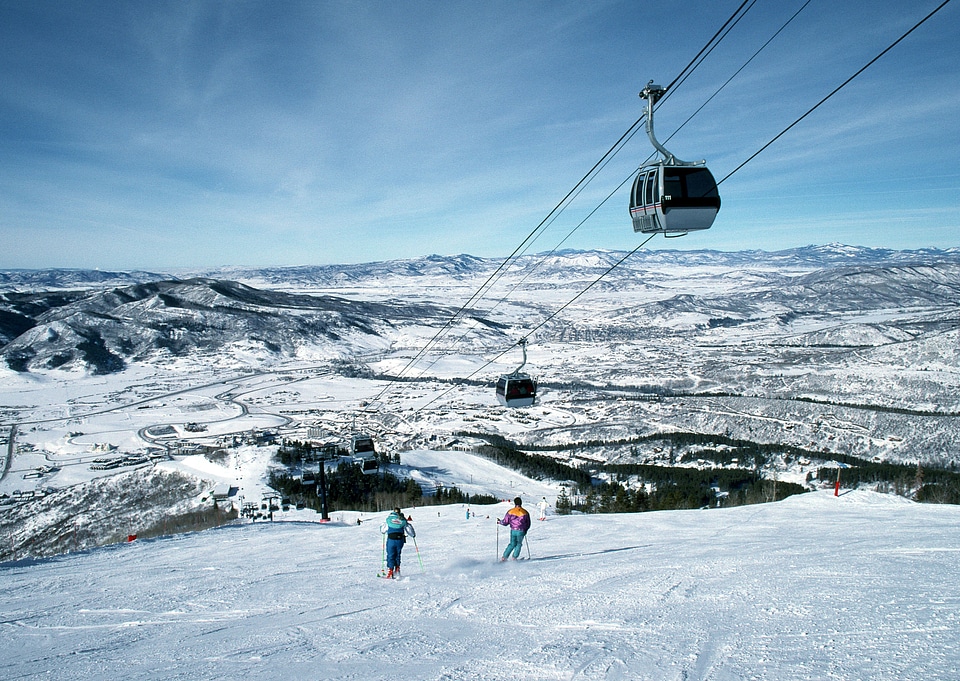 Monocable gondola lift