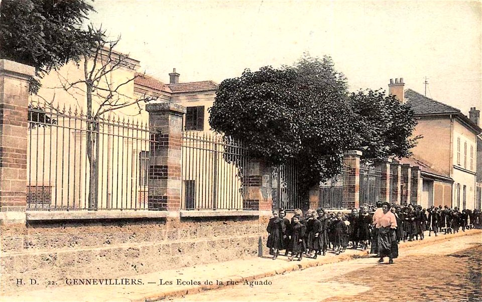 Gennevilliers.Écoles de la rue Aguado