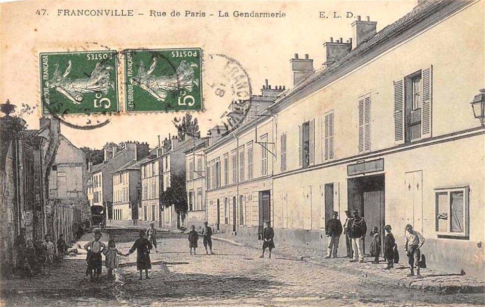 Franconville.Rue de Paris et la Gendarmerie