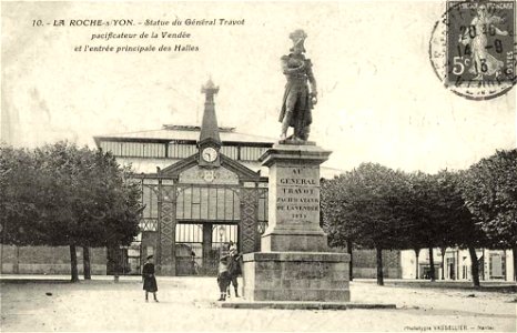La Roche-sur-Yon.Statue du Général-Travot