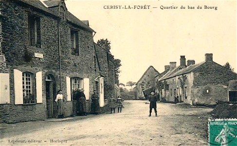Cerisy-la-Forêt.Quartier du bas du bourg