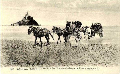 Le Mont-Saint-Michel.Les voitures de genêts